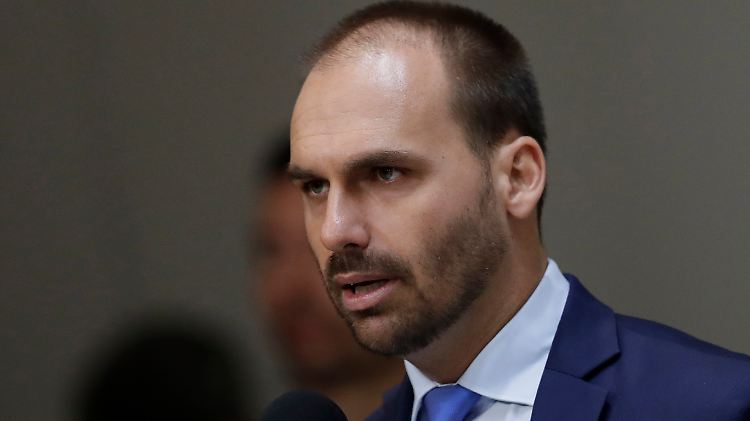 Im Februar schloss sich Eduardo Bolsonaro der Bewegung "The Movement" des US-Ultranationalisten Steve Bannon an.