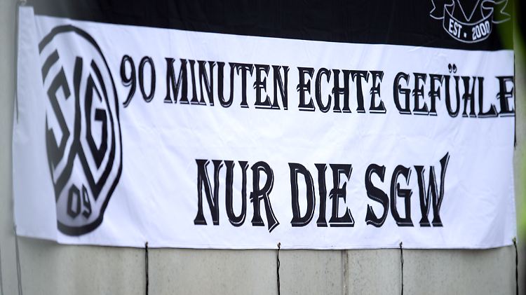 Die Fans der SG Wattenscheid 09 erleben nun die bitterste Stunde der 110-jährigen Vereinsgeschichte.