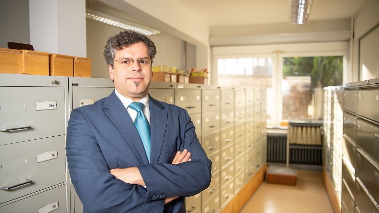 Jens Rommel befasst sich in seinem Berufsalltag mit den Grausamkeiten der NS-Zeit und versucht, noch lebende Täter aufzuspüren.