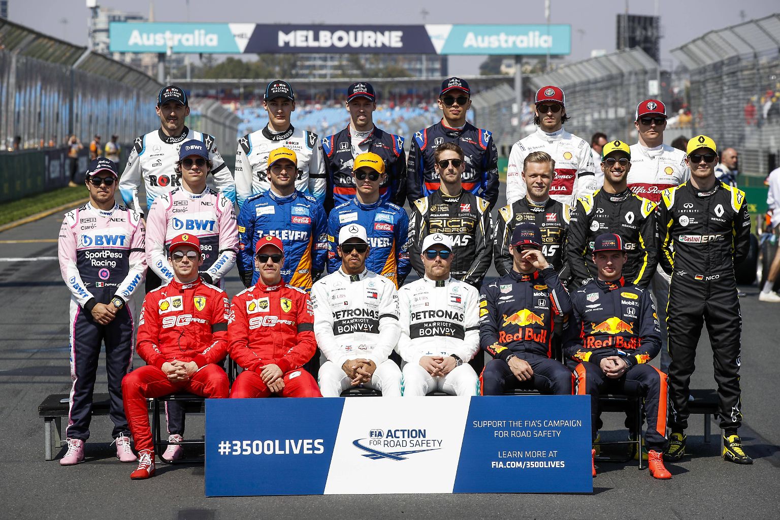 Einmal die Sonnenbrillen richten, bitte: Die Formel-1-Weltmeisterschaft 2019 beginnt im März in Australien. Lewis Hamilton geht als Titelverteidiger in die Saison. 