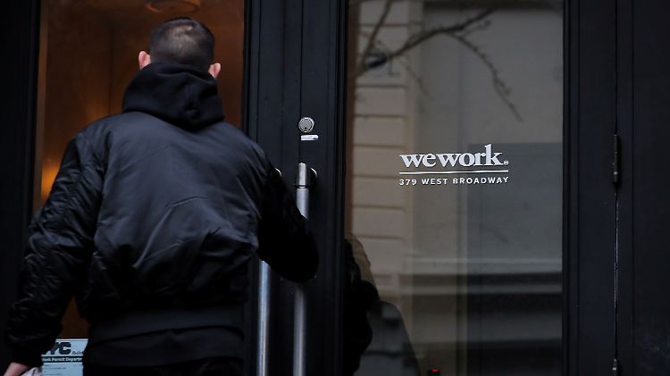 Der Bürovermieter WeWork will kräftig umstrukturieren. Das wird vor allem die Belegschaft treffen.