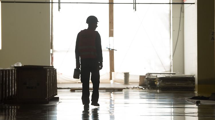 Bei Bosch hängen nach Angaben vom Mai weltweit etwa 50.000 Arbeitsplätze allein vom Diesel ab.