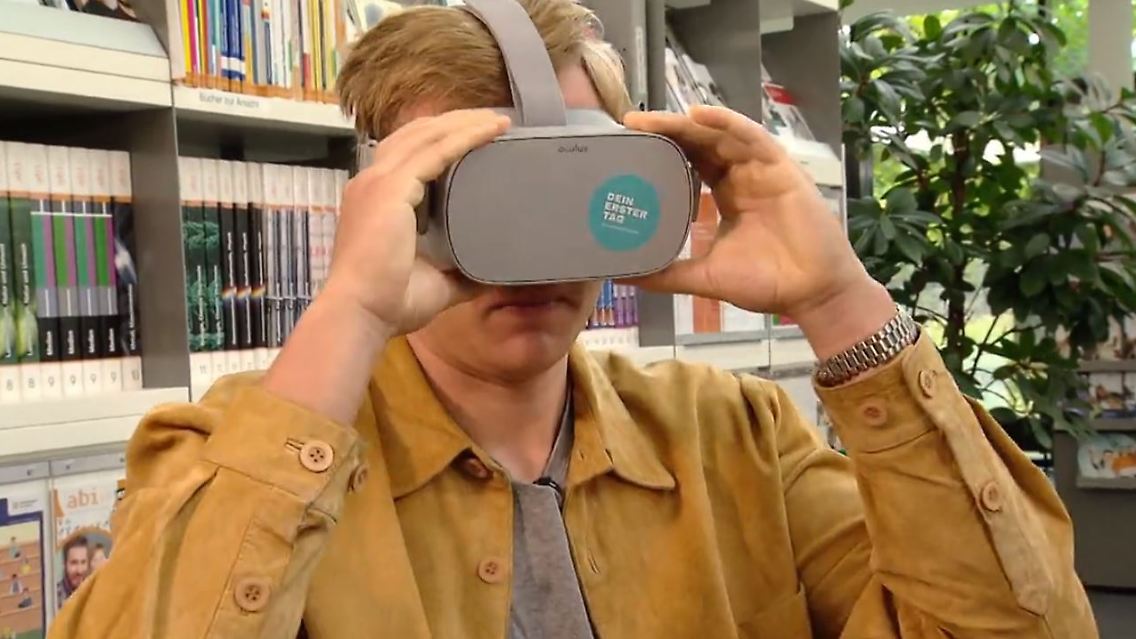vr 2.JPG