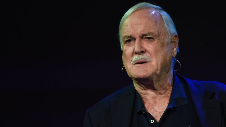 Geht auch mit 80 noch auf Tournee: John Cleese.