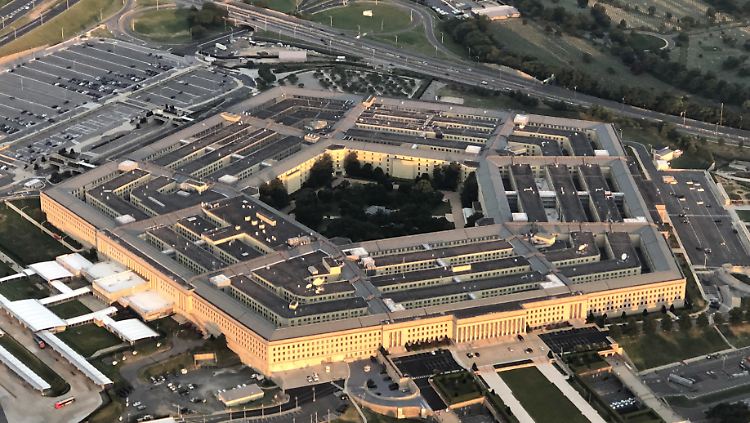 Das Pentagon kauft sich einen Cloud-Dienst für vertrauliche Militärdaten ein.