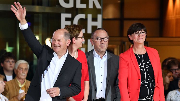 Das waren es nur noch vier: Olaf Scholz (v.l.n.r.), Klara Geywitz, Norbert Walter-Borjans und Saskia Esken - wer wird neue SPD-Spitze?