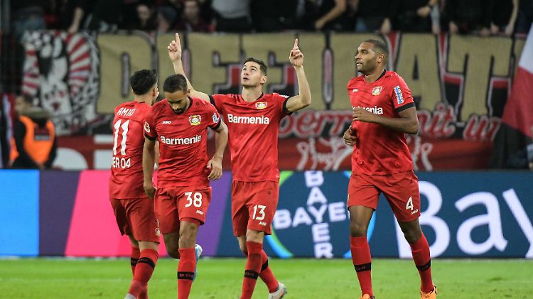 Lucas Alario trifft zweimal, aber einmal vermiest der Kölner Keller dem Bayer-Stürmer die Freude.