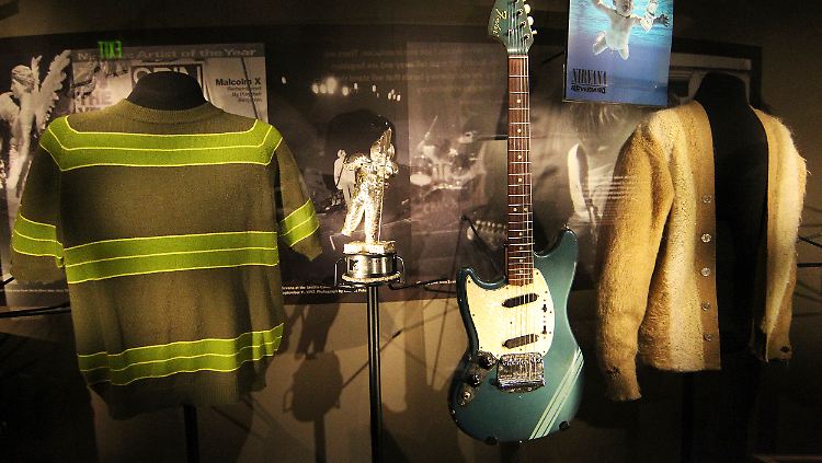 2011 war die Jacke Teil einer Nirvana-Ausstellung in Seattle.