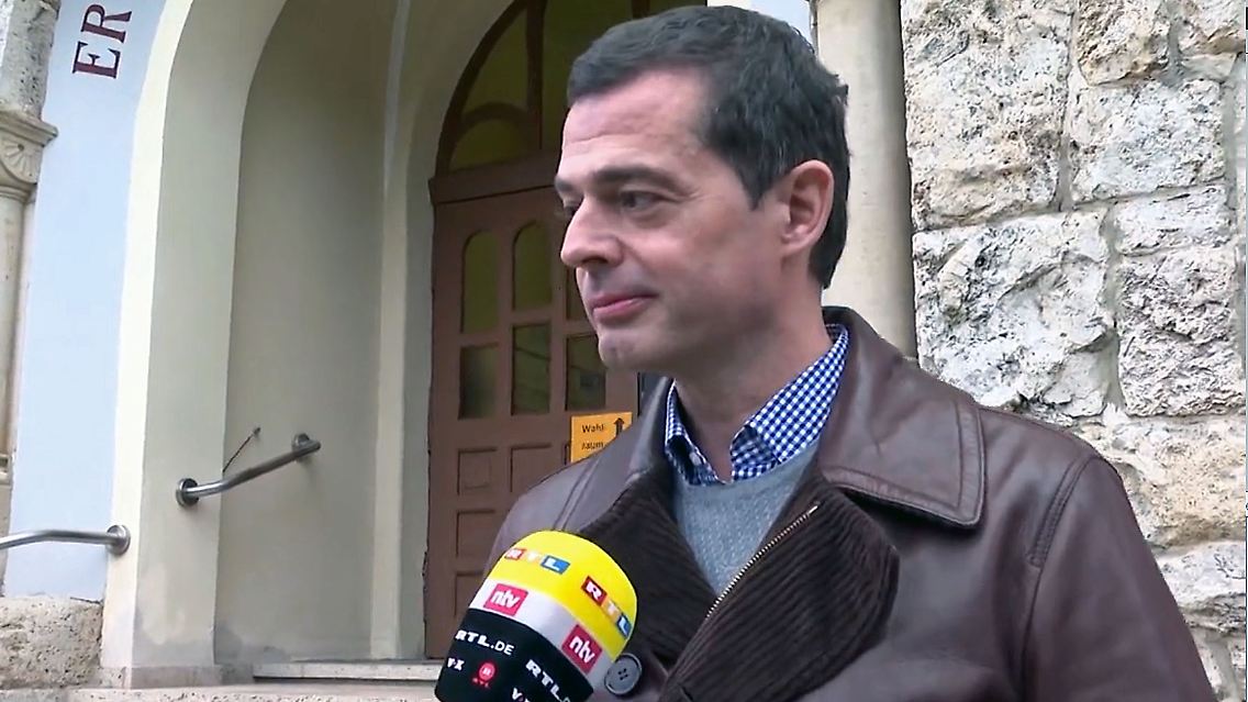 MohringWahlsonntag.jpg