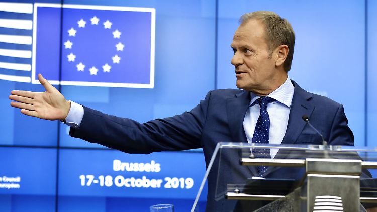 Donald Tusk hat es verkündet: Die EU-Staaten stimmen einer Brexit-Verschiebung zu.