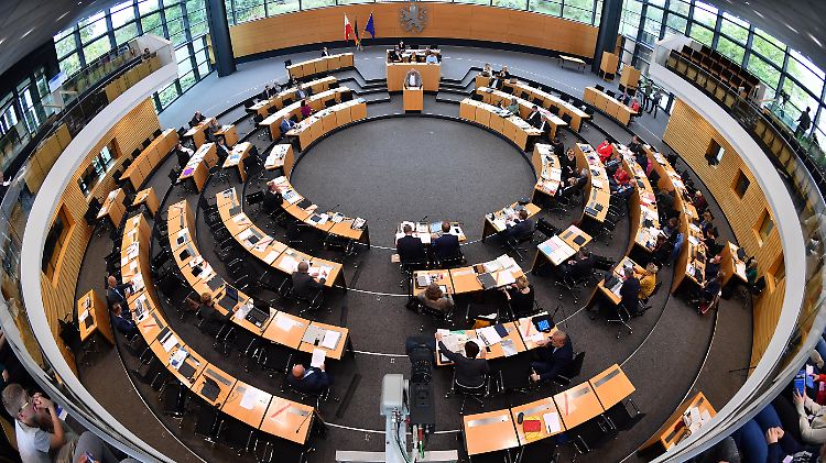 Im Erfurter Landtag werden sich bislang ungekannte Mehrheiten finden müssen.