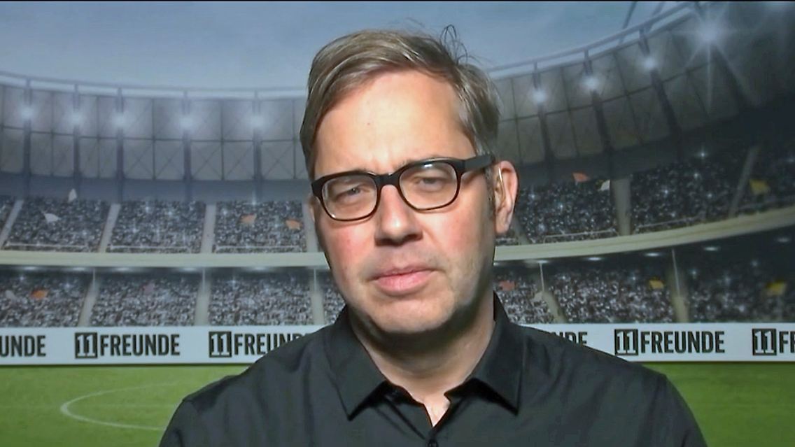 köster vor pokal.jpg