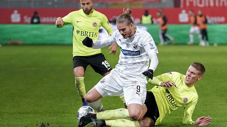 Umkämpft, aber nicht schön war das Spiel zwischen Wiesbaden und Sandhausen.
