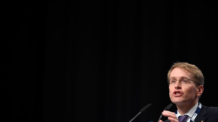 Schleswig-Holsteins Ministerpräsident Günther knöpft sich nach dessen Kritik an Kanzlerin Merkel Ex-Unionsfraktionschef Merz vor.