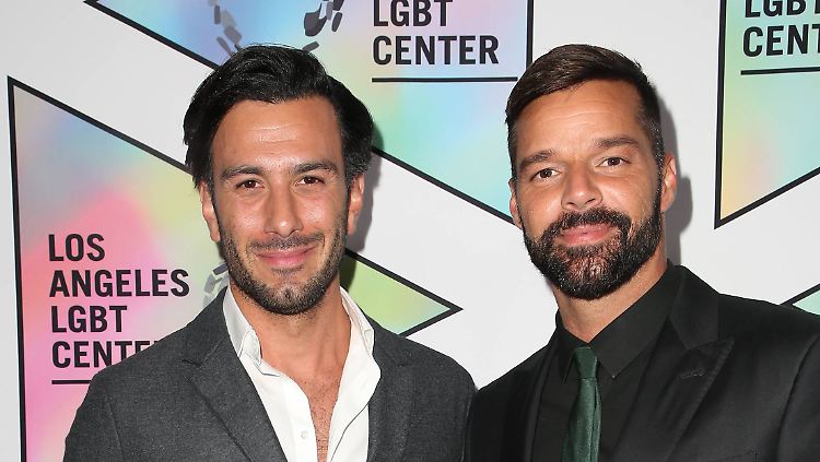 Jwan Yosef und Ricky Martin (rechts) freuen sich, dass sie jetzt zu sechst sind.