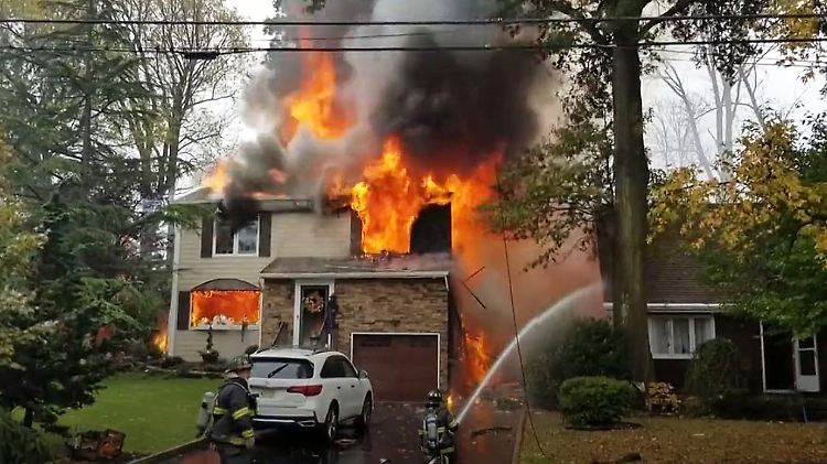 Flugzeug Wohnhaus absturz.JPG