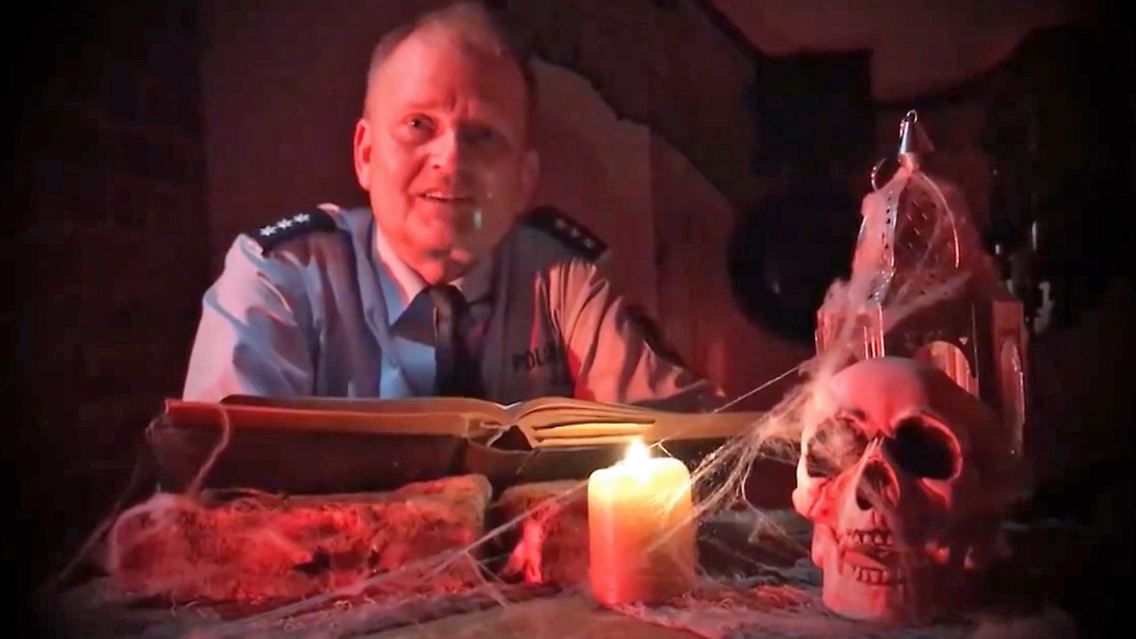 polizei halloween.jpg