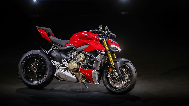 Noch vor der Motorradmesse EICMA präsentiert Ducati seine Bikes für 2020. Darunter die neuen Streetfighter V4 und V4S.