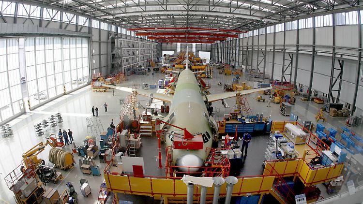 Beim Kabineneinbau hapert es derzeit bei Airbus.
