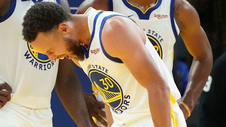 Warriors-Star Stephen Curry fällt mit einem Handbruch womöglich länger aus.