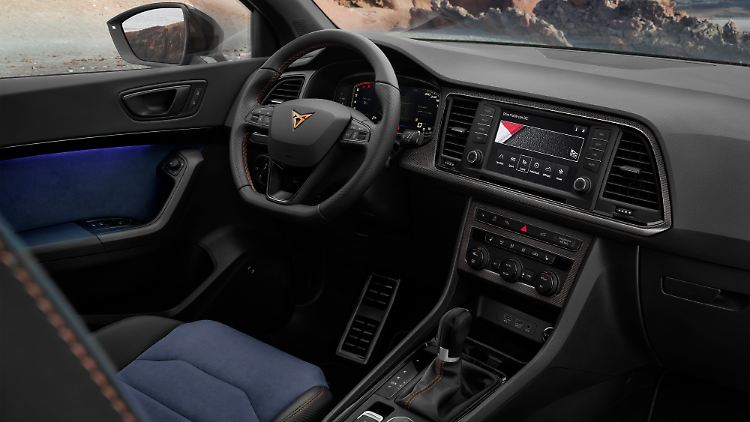 Im Innenraum ist die Preisanhebung zum "normalen" Cupra Ateca bei der Limited Edition wohl in den Carbon-Einlagen versteckt.