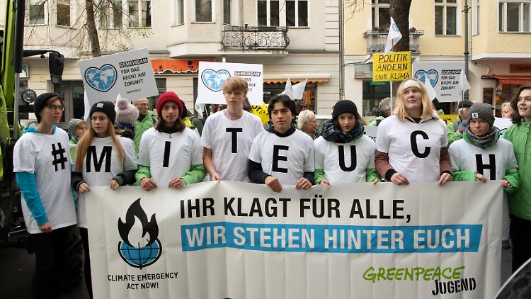 Aktivisten hatten vor dem Berliner Verwaltungsgericht demonstriert.
