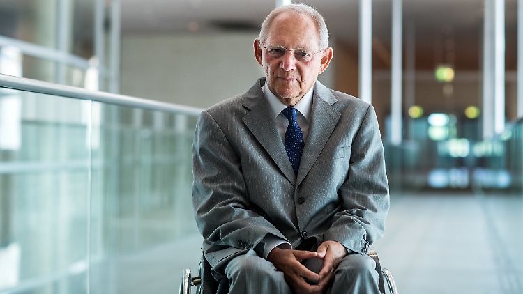 Seit einem Attentat querschnittsgelähmt: Wolfgang Schäuble.
