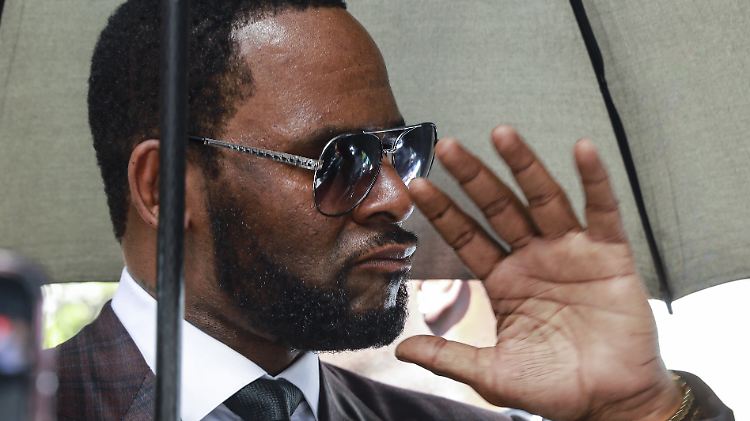 R.Kelly sitzt seit Sommer 2019 in Haft, mehrere Anträge auf eine vorzeitige Entlassung wurden bisher abgelehnt.