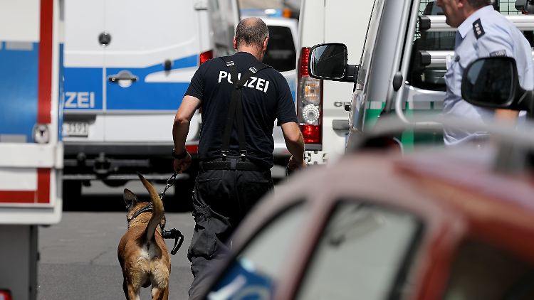 Eine Razzia im Zusammenhang mit Gefährdern.