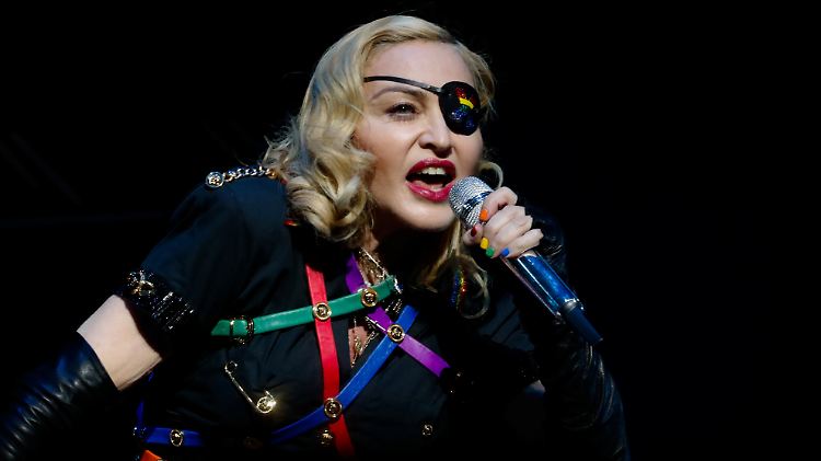 Entschuldigt sich für die "unerwartete Wendung": Madonna.