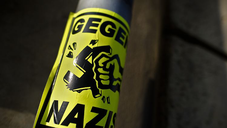 Der Dresdner Stadtrat rieb sich bis zuletzt am Begriff "Nazinotstand". Die Lösung brachte ein Fragezeichen.
