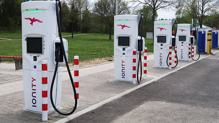 Stromtankstelle an der A7 Richtung Würzburg.