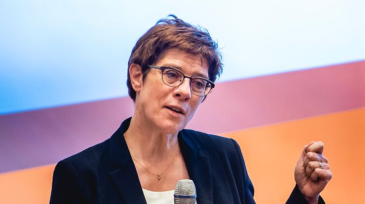 Hat in der Wählergunst an Zustimmung verloren: CDU-Chefin Annegret Kramp-Karrenbauer.