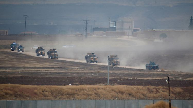 Türkisches Militär patrouilliert seit Freitag gemeinsam mit russischen Soldaten im Norden Syriens.