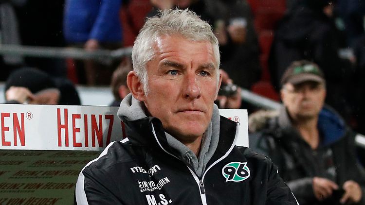 Slomka hatte erst im Sommer den Trainerposten bei Hannover 96 übernommen.