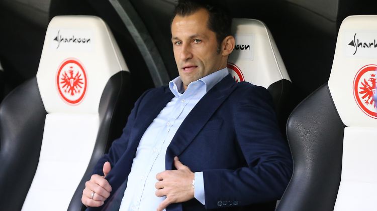 Hasan Salihamidzic muss beim FC Bayern viele Baustellen bearbeiten. Oder ist der Sportdirektor nicht vielmehr selbst eine?