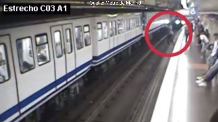 Madrid Frau Gleise 2.JPG