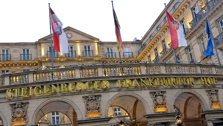 Der Frankfurter Hof bleibt weiterhin in Besitz der Familie Steigenberger.