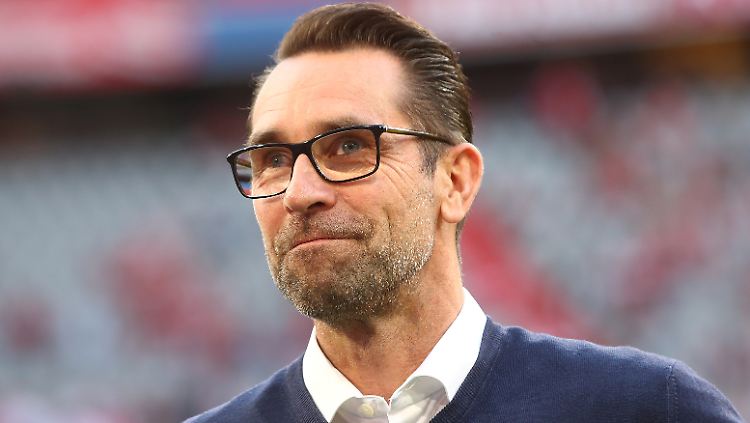 Man müsse jedoch bedenken, dass dem Club damit "auch nicht die Fußballwelt zu Füßen" liege, sagt Manager Preetz zu einer anstehenden zweiten Tranche eines Investors über 100 Millionen Euro.