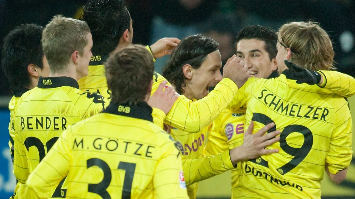 Jung kickt gut: Dortmunds Spieler feiern den Sieg gegen Werder Bremen.