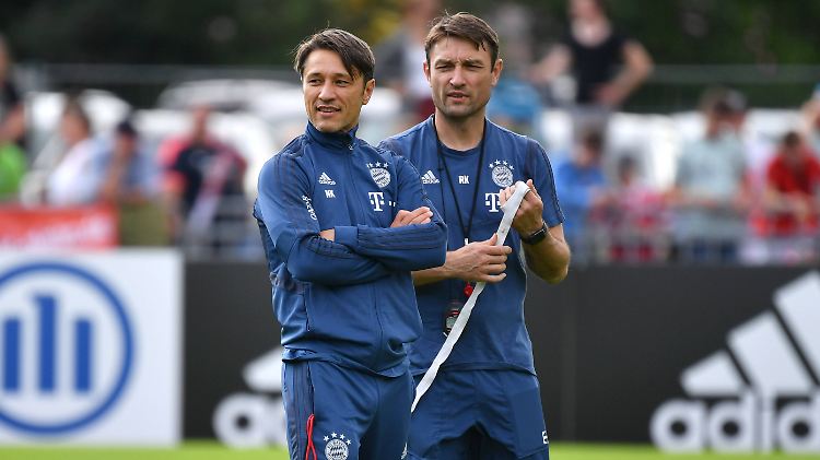 Nur etwas mehr als ein Jahr hat die Amtszeit von Niko (l.) und Robert Kovac als Trainer beim FC Bayern angedauert.