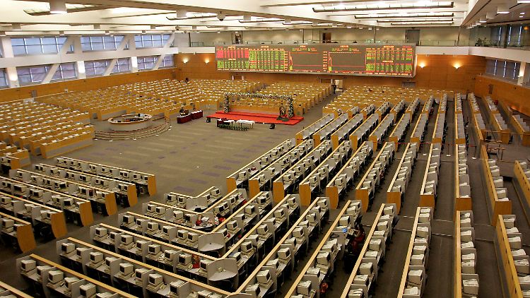 Kein Parkett, nur Teppich: Der große Handelssaal in der Shanghai Stock Exchange.