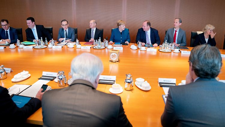 Wie lange wird dieses Kabinett noch die Regierungsarbeit leisten?