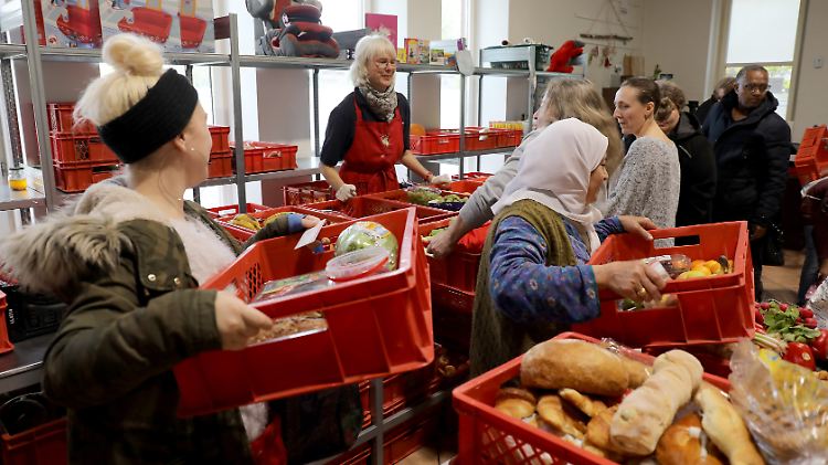 Durch digitale Kommunikation sollen die Tafeln 40 Prozent mehr Essen vor dem Müll retten.