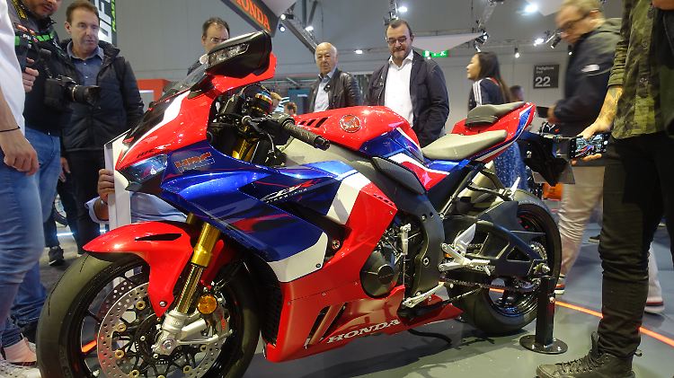 Die Leistung von Hondas Fireblade steigt auf 217 PS.