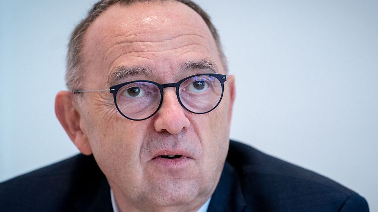Norbert Walter-Borjans sieht die SPD noch nicht reif für einen Kanzlerkandidaten.