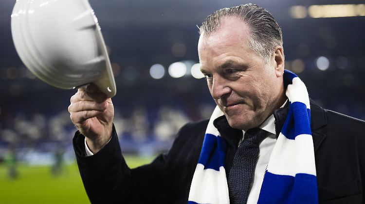 "Wenn sich jemand verletzt gefühlt hat, bitte ich ihn aufrichtig um Entschuldigung": Clemens Tönnies.