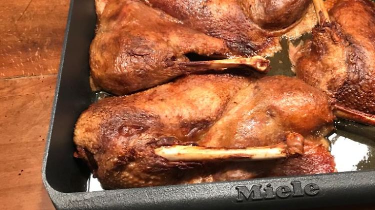 So eine Gans braucht ganz viel Liebe - auch in der Vorbereitung.
