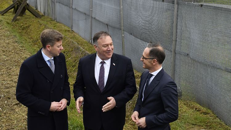 Mödlareuth war bis zur Wiedervereinigung durch eine Grenzmauer geteilt.