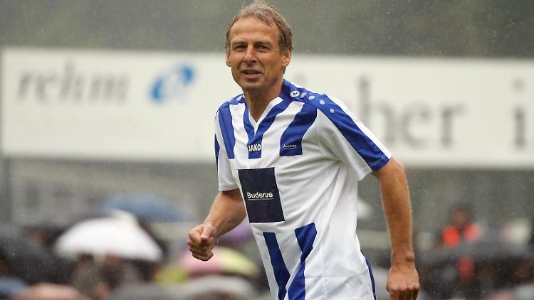 Hat sich im September bei einem Benefizspiel in Geislingen schon mal mit Blauweiß vertraut gemacht: Herthas designierter Aufsichtsrat Jürgen Klinsmann.